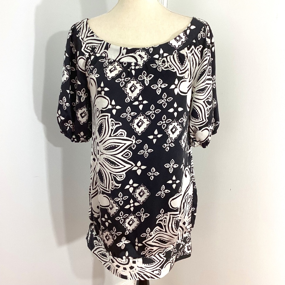 WHITE HOUSE BLACK MARKET SMALL  100% SILK FLORAL SHIFT MINI DRESS TUNIC